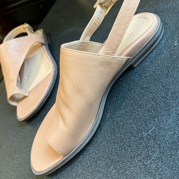 Nude Vionic Sandals - Picture 2 of 7